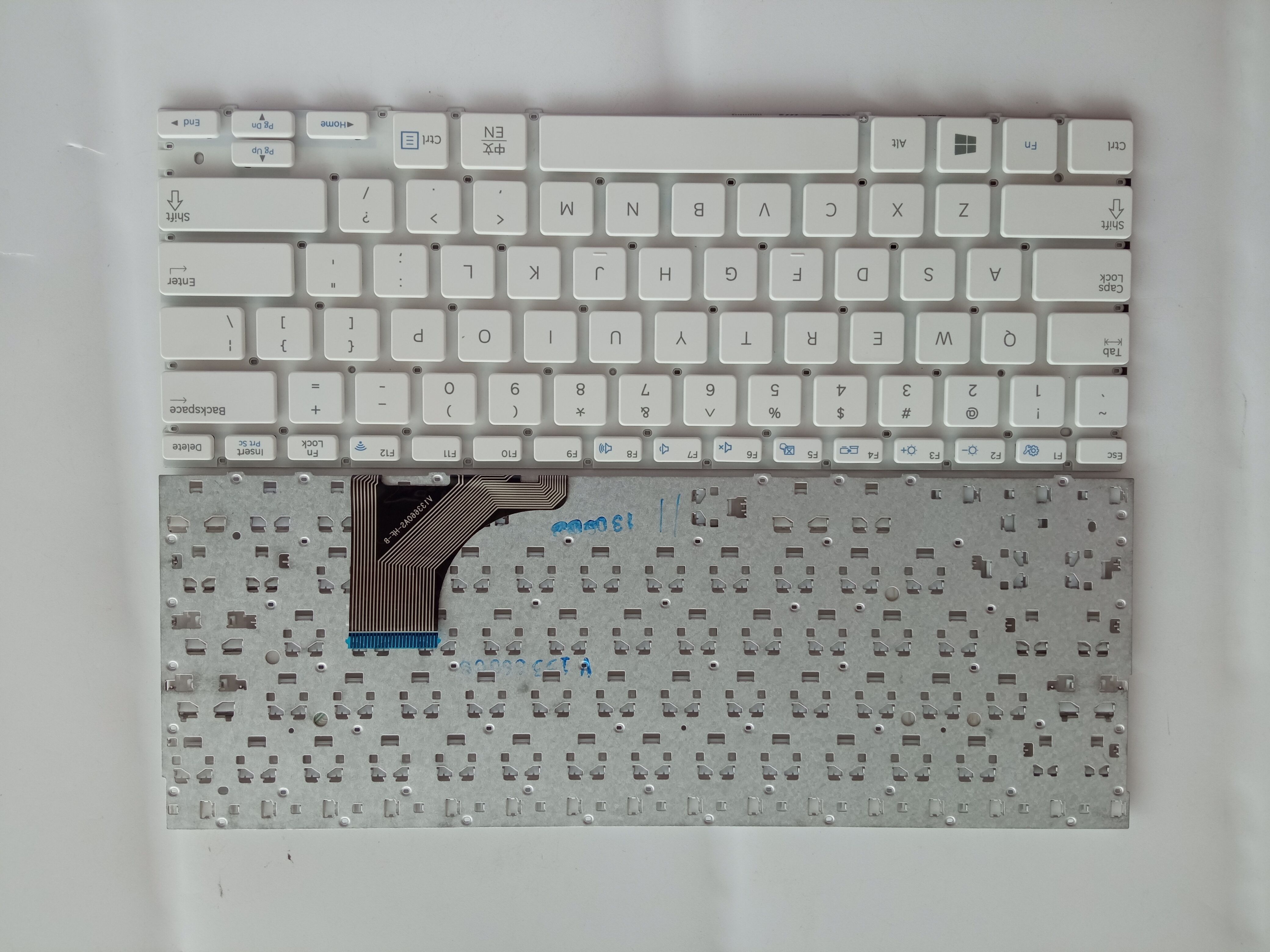Picture of New Replacement Laptop Keyboard For SAMSUNG 530U3C WHITE US Layout